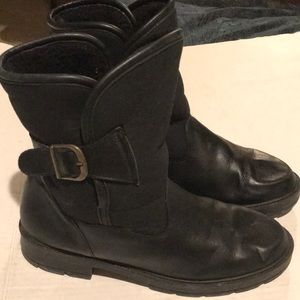 Wanderlust Canada Black Shearling Boots - Size 10